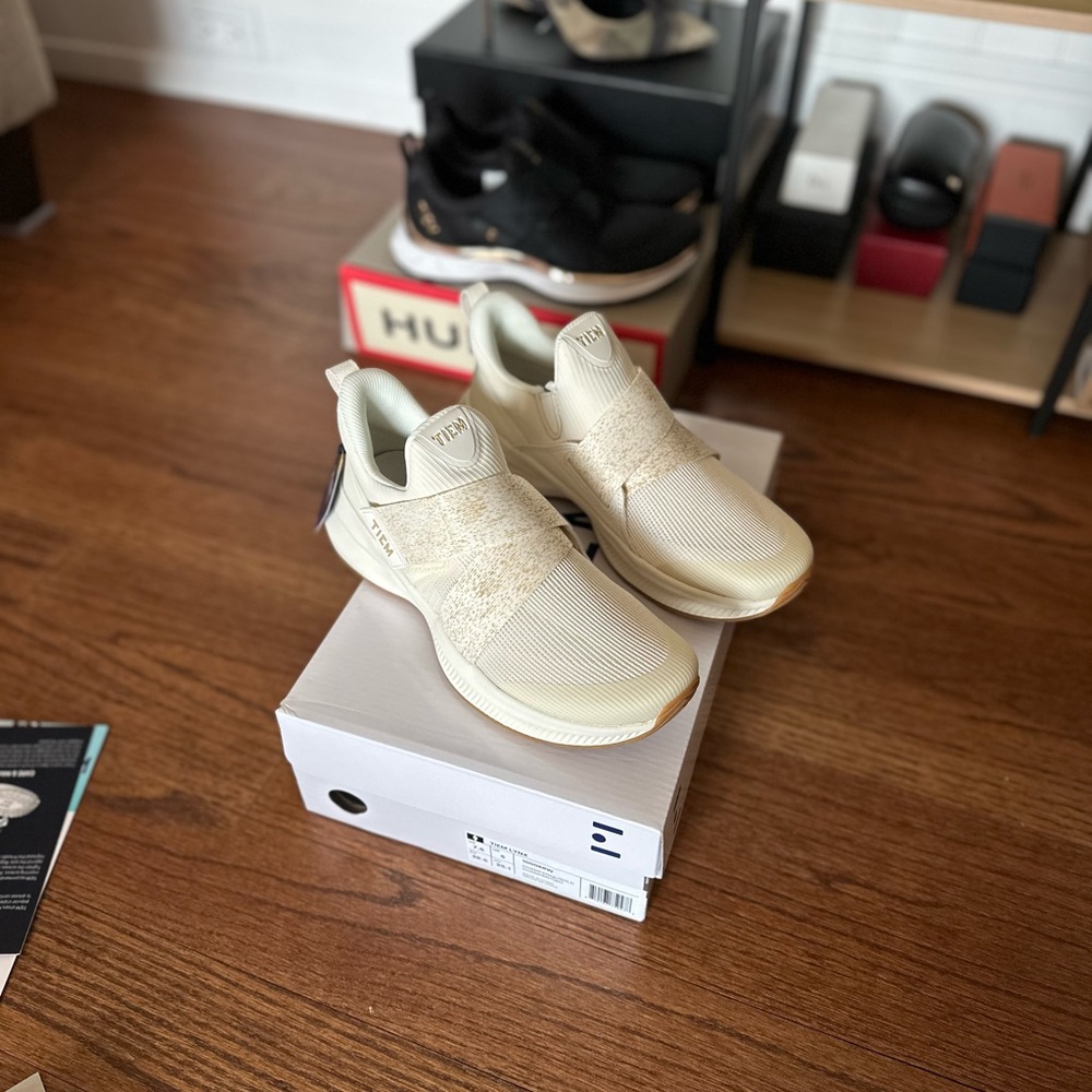 TIEM Lynx spin cycle shoes NWT